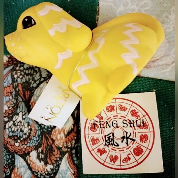 PUP/ DOG by CARLTON CARDS FENG SHUI CHINESE ZODIAC Ceramic w/Booklet - Picture 4 of 11